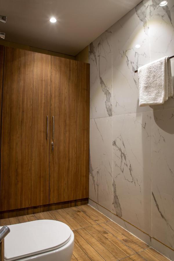 Perch Service Apartment-Mg Road คูร์เคาน์ ภายนอก รูปภาพ